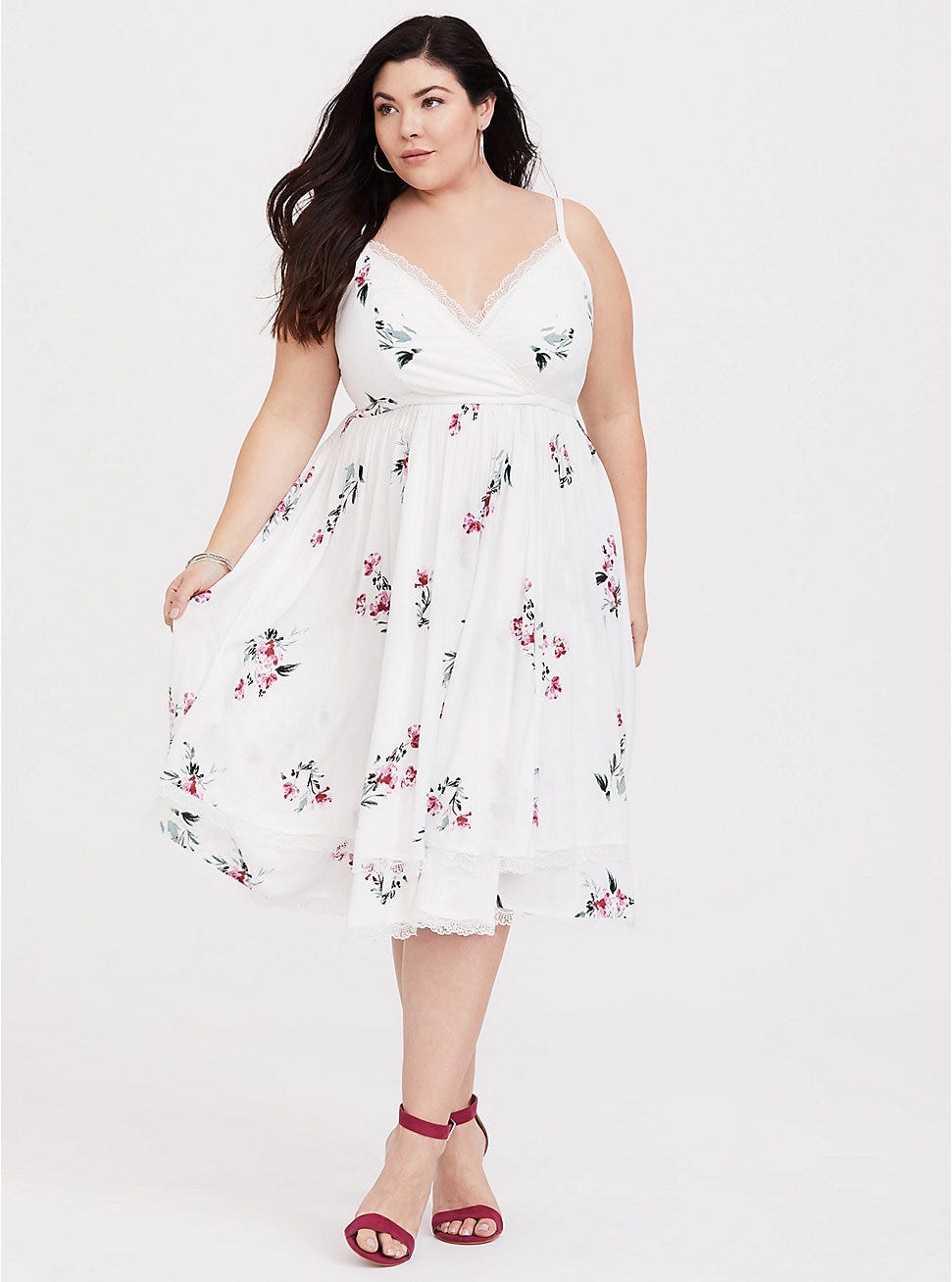 Short Plus-Size Dresses for Summer 2022